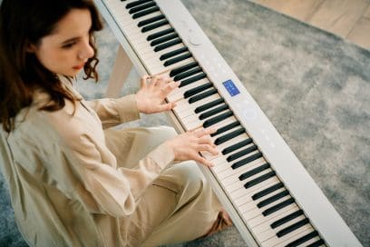 Casio PXS7000WE PX-S7000 Digital Piano (White)