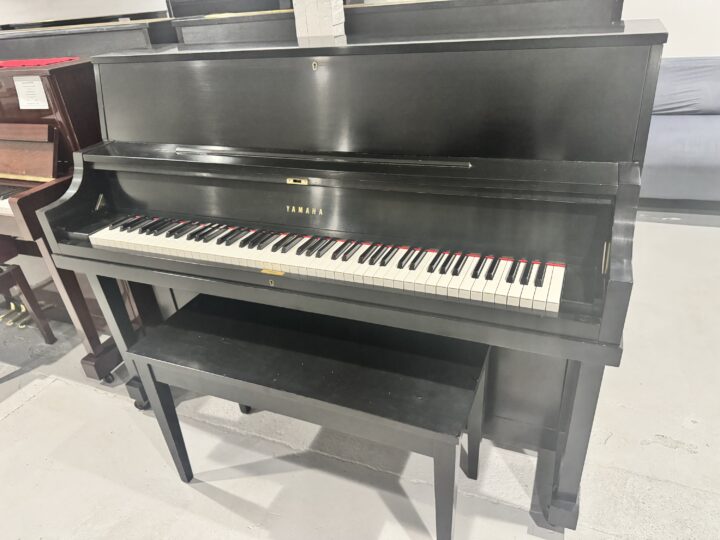 Yamaha P22 SE Studio Upright Piano